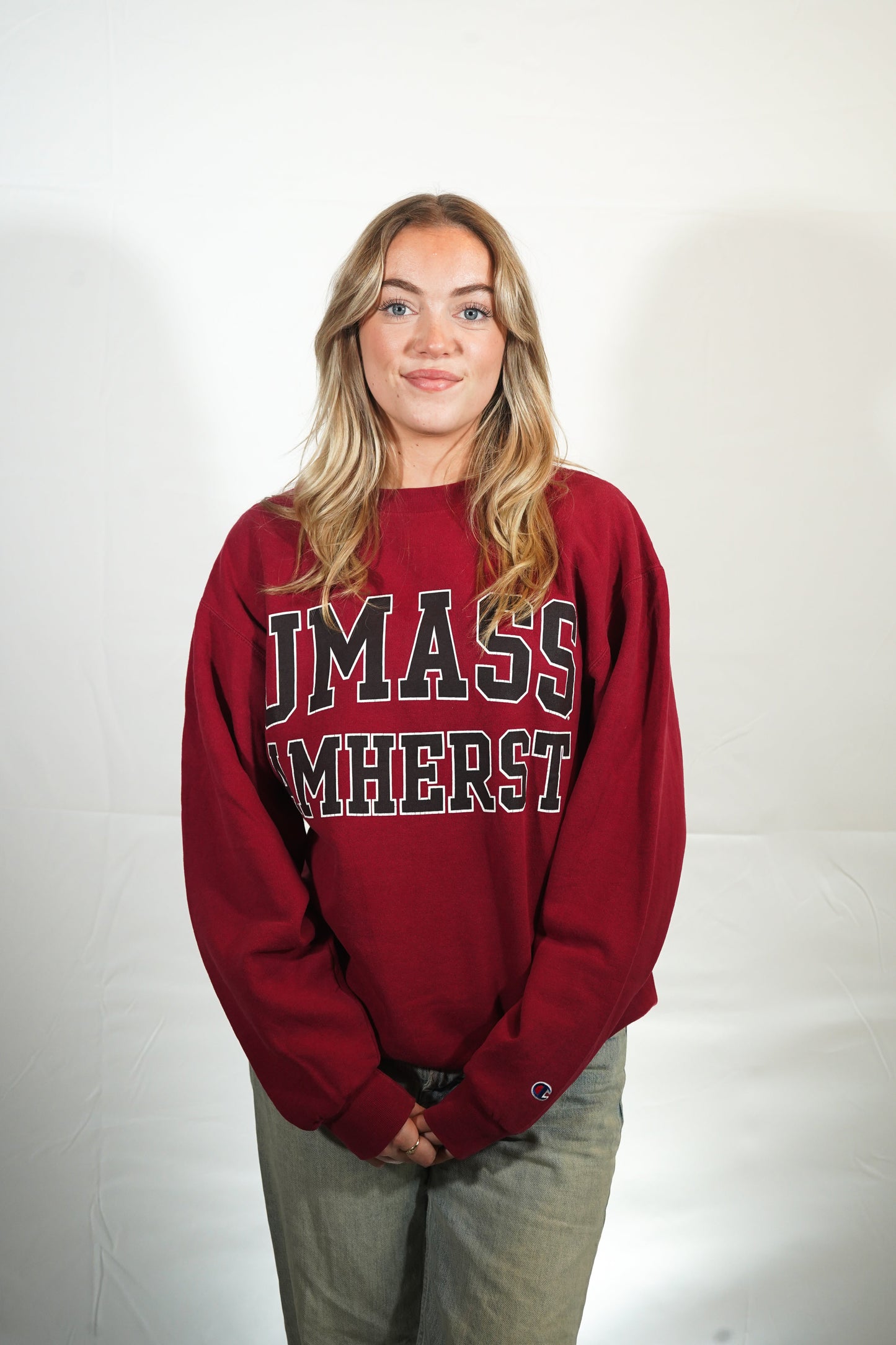 Vintage UMass sweater (M)