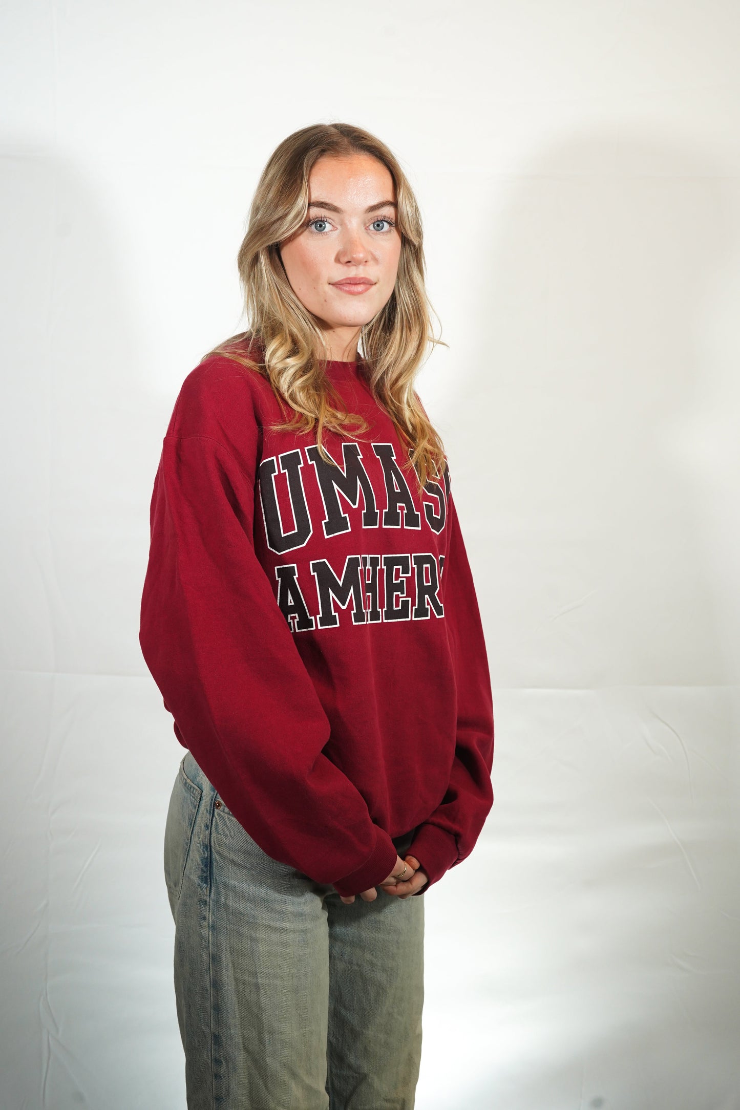 Vintage UMass sweater (M)